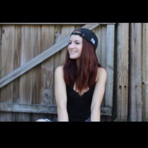 Meet your Posher, Elissa